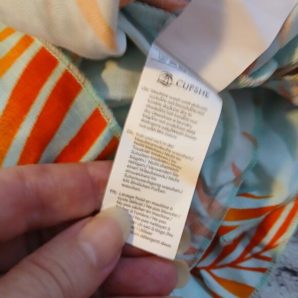 Cupshe Women's Flutter Sleeve Tropical Print Romper SZ M NWT - Picture 11 of 13